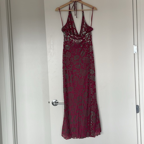 Saints & Secrets Wine & Silver Velvet Halter Midi Dress - Picture 3 of 5